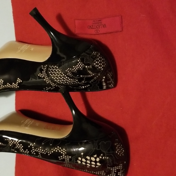 Shoes - Picture 5 of 5